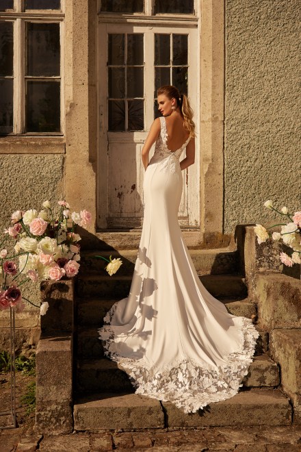 https://www.sposa-lia.com/images/stories/virtuemart/product/3)  Roxanne.jpg